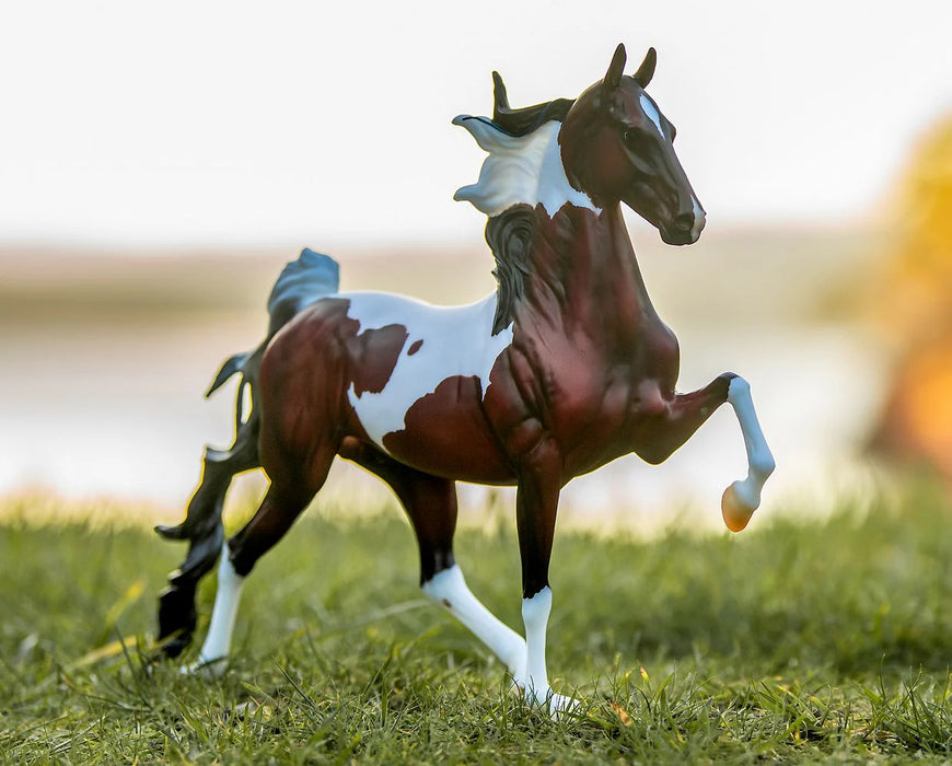 Breyer Traditional Ideal Series American Pinto Saddlebred - Orren Mixer Tribute #10669