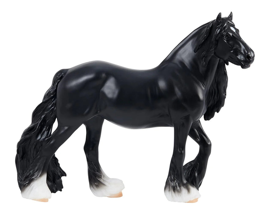 Breyer Traditional GG Kiss Me Kate - Champion Gypsy Vanner #10717