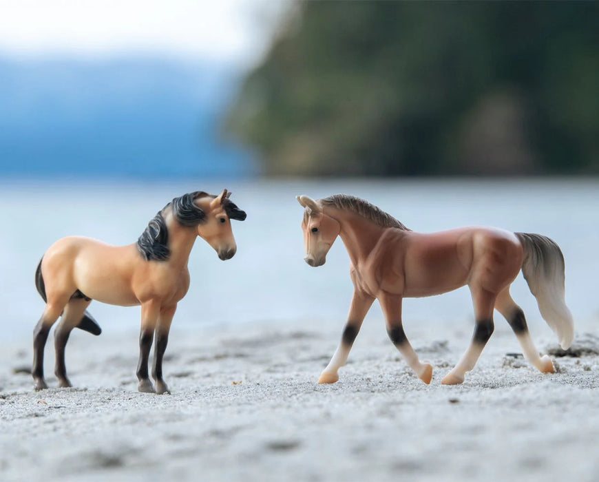 Breyer Stablemates Mystery Horse Foal Surprise - Shimmering Sands #B-SM-10623